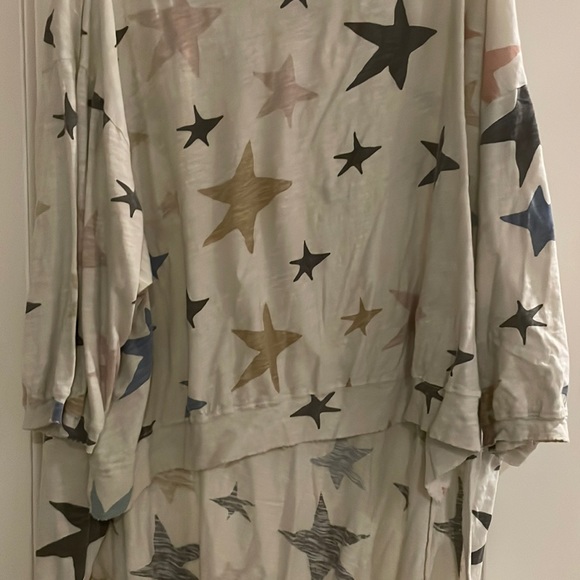 Magnolia pearl star pullover shirt . It is cotton and so soft - Picture 1 of 6